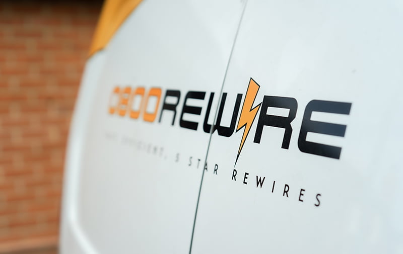 0800 rewire logo
